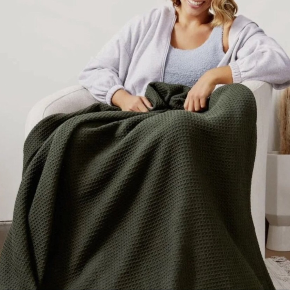 NWT Arhaus Deep Green 50” X 60” Waffle Throw
